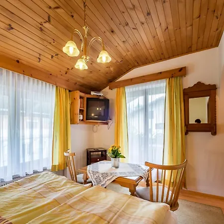 Vintage Apartment In F Gen Near Ski Area Fuegen Exterior photo