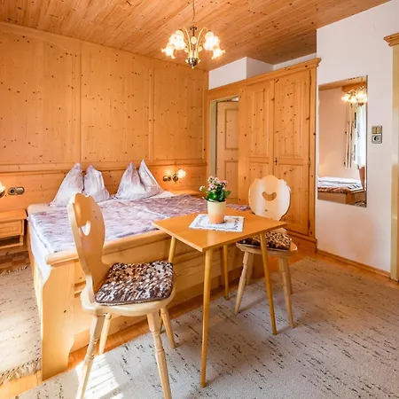 Vintage Apartment In F Gen Near Ski Area Fuegen Exterior photo