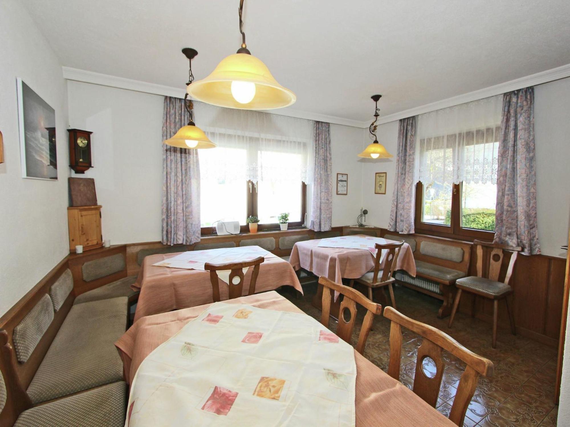 Apartment Vintage In F Gen Near Area *